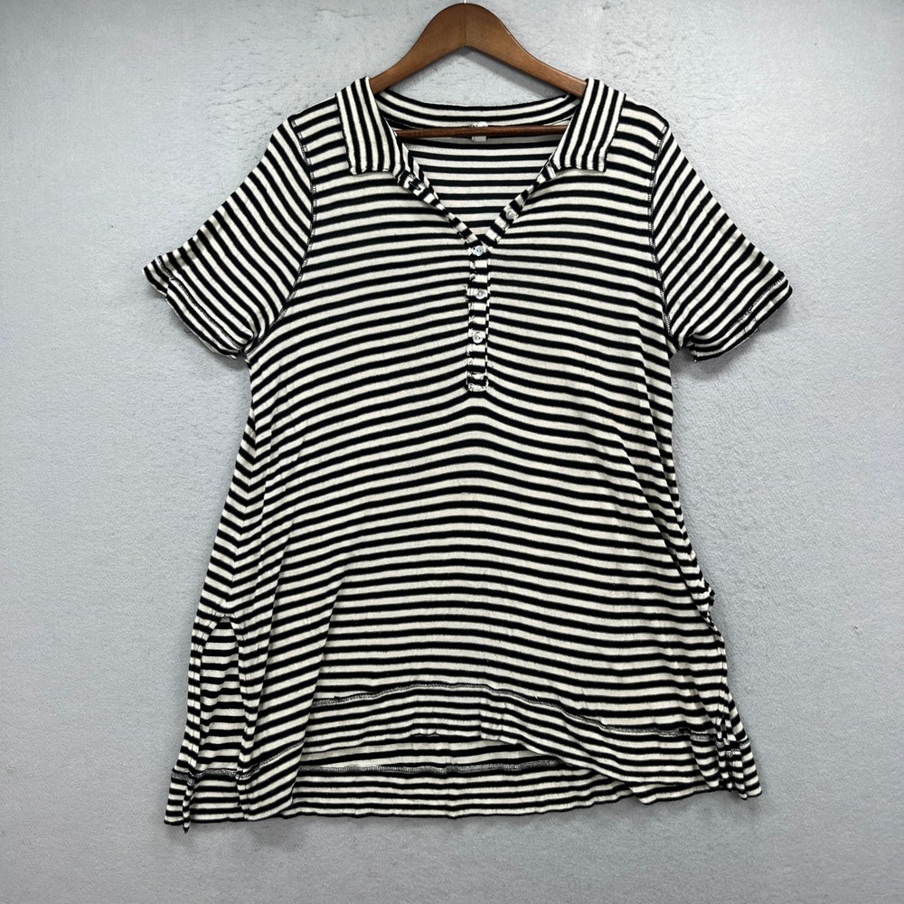 We The Free Henley Top Womens Medium Black Striped Short Sleeve Boho Chic Bamboo